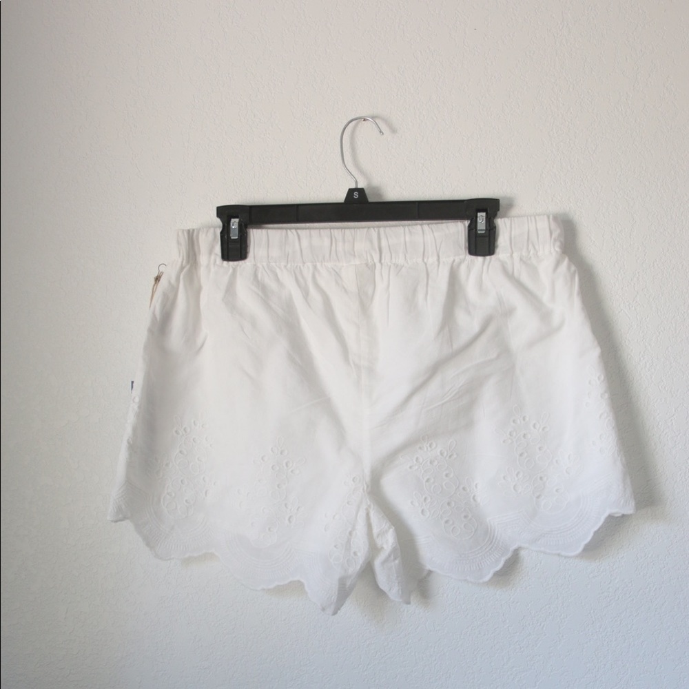 NWT Artisan NY White Lace-like Shorts Sz: L - Picture 4 of 4
